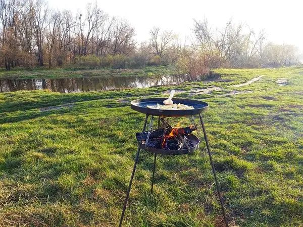 Подарунок для кума - сковорода з диска борони 50 см із підвіскою для вогню + чохол із принтом (садж, пікнік) СД50-ПЧК фото